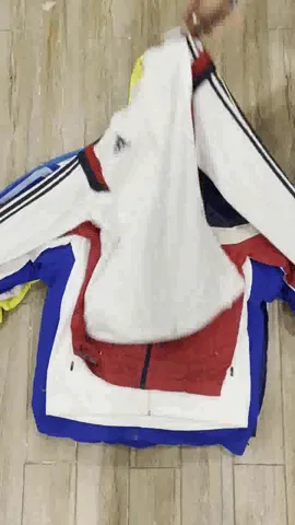 Branded Adidas Windbreaker - 22 Pieces
