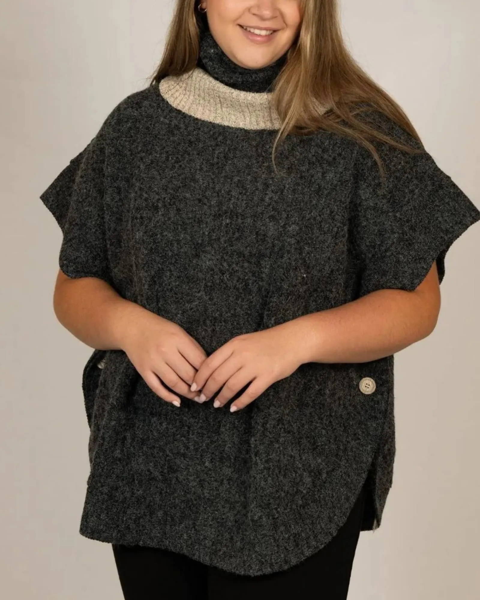 Gretchen Sweater Poncho Short Sleeves | Charcoal