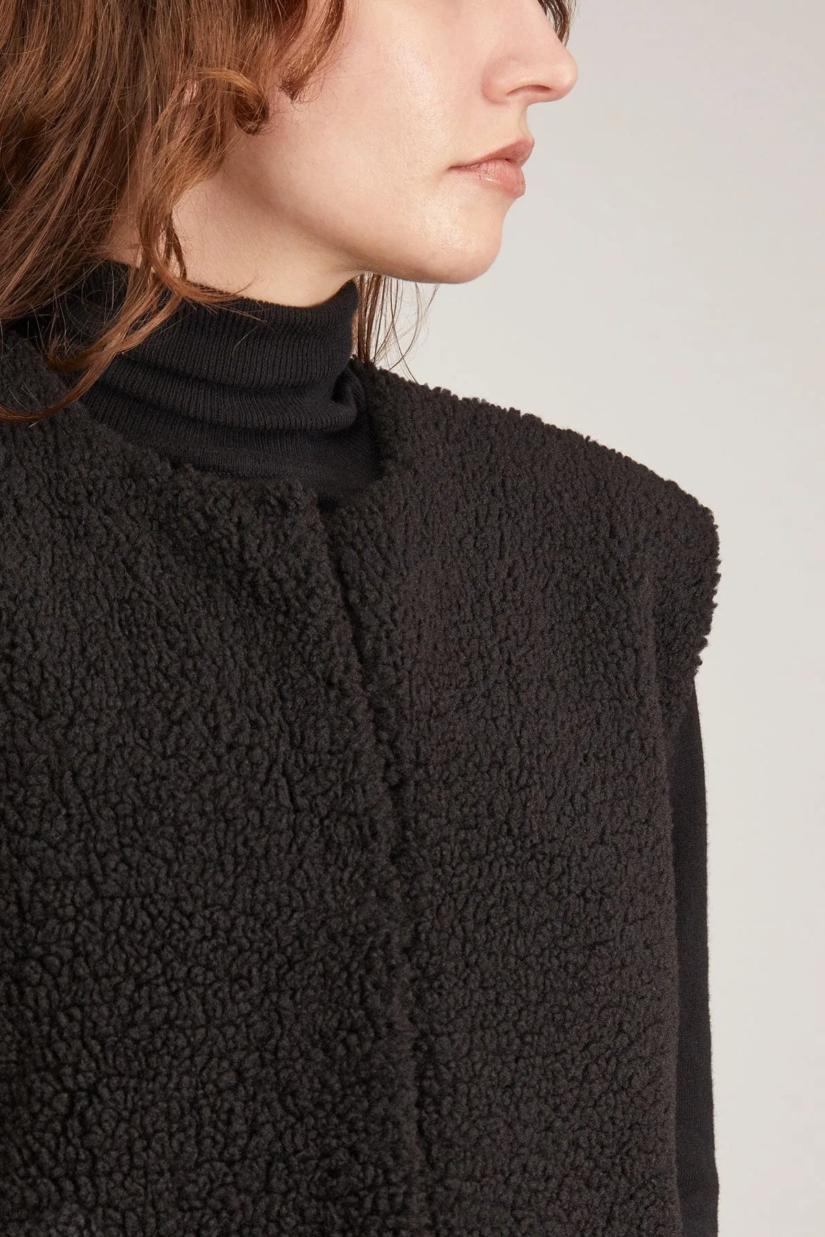 Thea Vest in Black